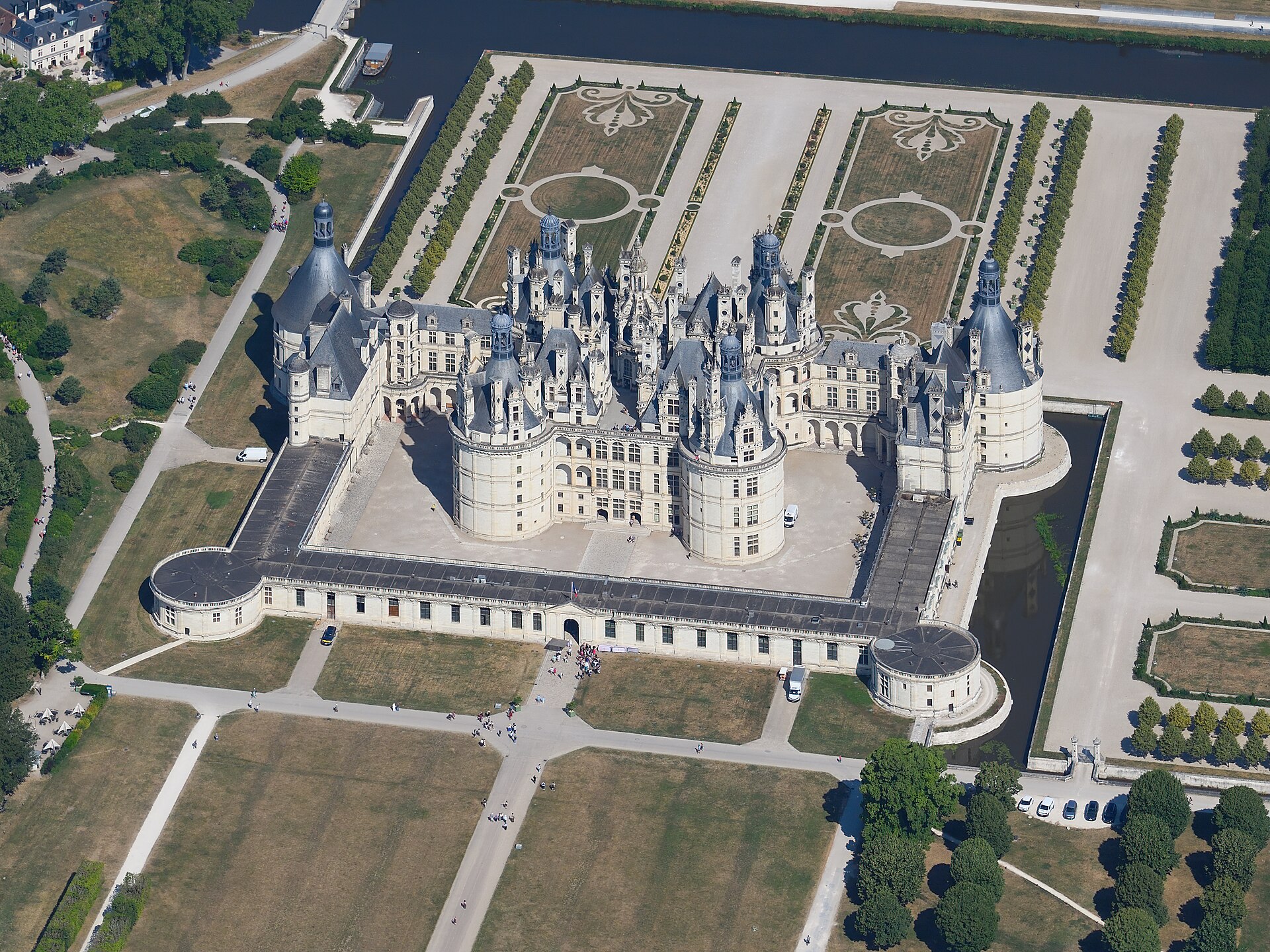 Châteaux en France - Mira Decor Studio