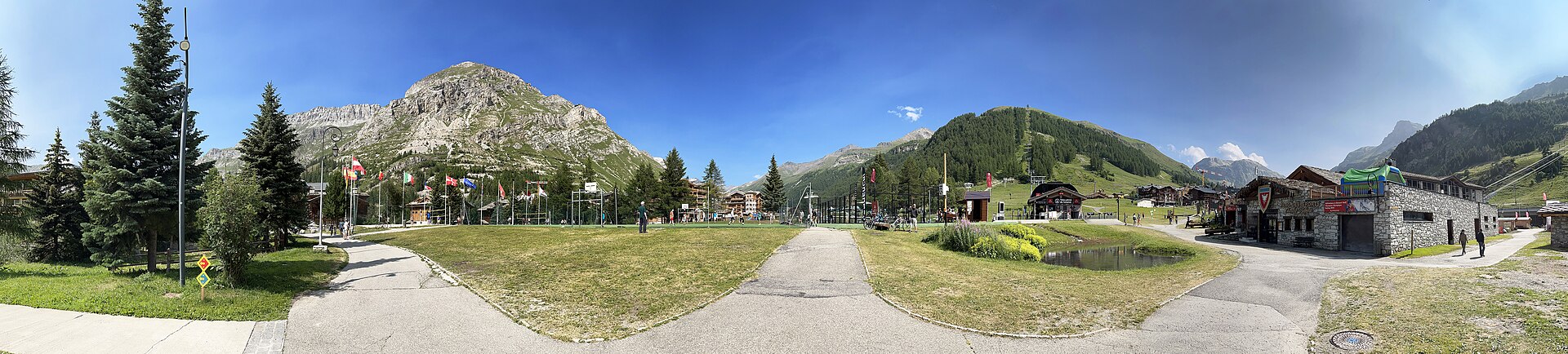 Aperçu de la destination Val d’Isère pour un mariage de luxe avec Mira Decor Studio.
