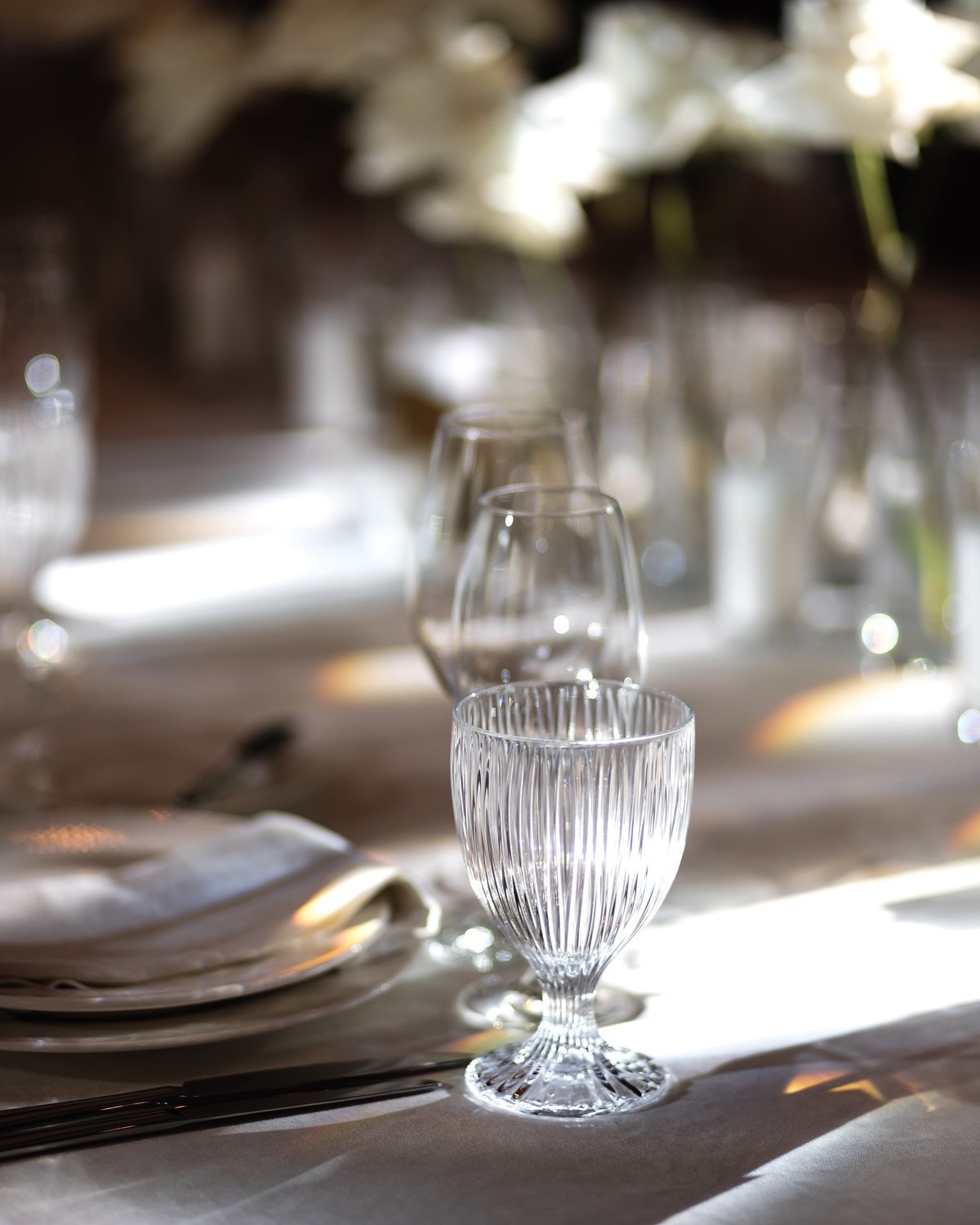 Couture réception aux bougies par Mira Decor Studio.