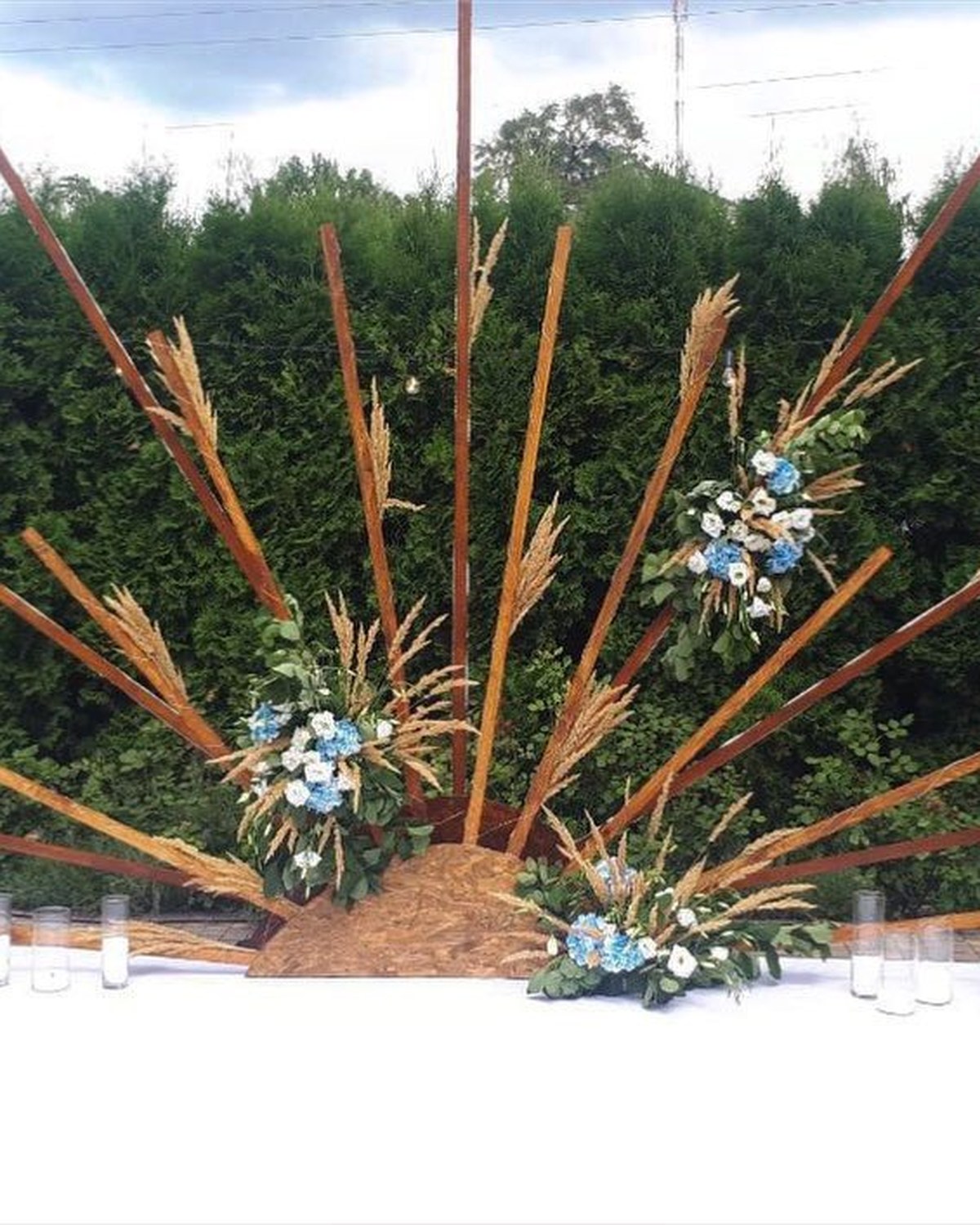 Couture composition de table raffinée par Mira Decor Studio.