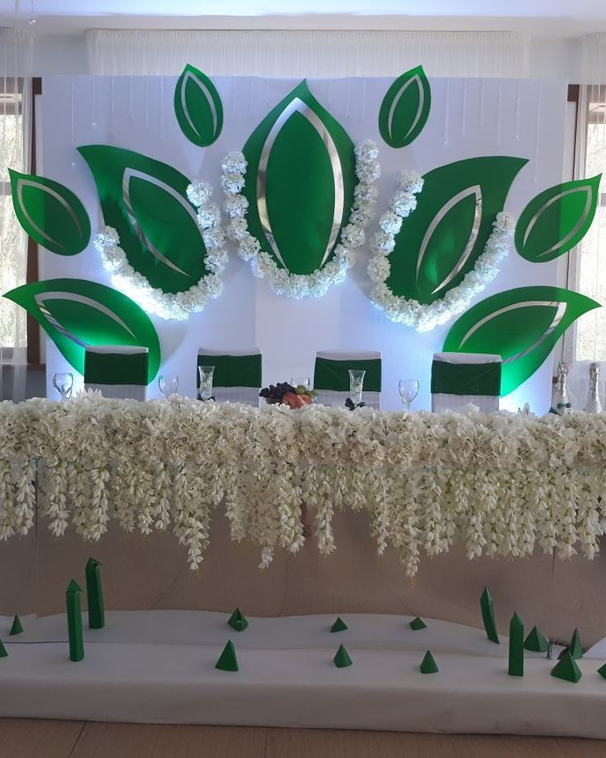 Couture décor d’événement professionnel par Mira Decor Studio.